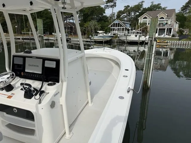 Slide: The Image of Parker Marine 2801 Center Console 2021 - 7
