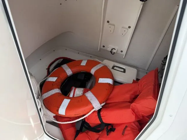 Slide: The Image of Parker Marine 2801 Center Console 2021 - 8