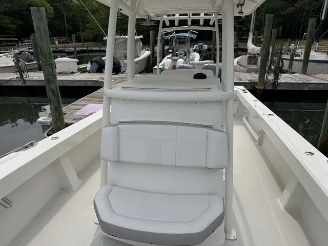 Slide: The Image of Parker Marine 2801 Center Console 2021 - 9