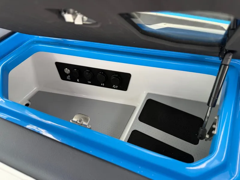 Slide: The Image of Interior view of 2026 Nautique Super Air Nautique G25 Paragon boat. - 28