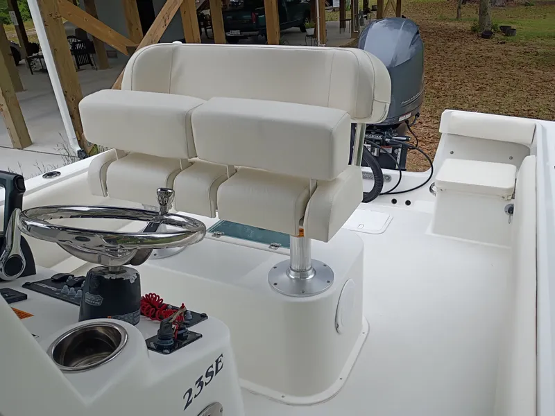 Slide: The Image of Interior view of a 2016 Parker 23SE boat. - 17