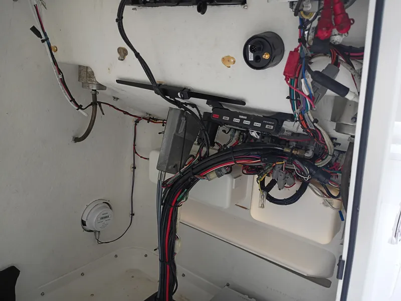 Slide: The Image of Electrical wiring inside Parker 23SE boat, year 2016. - 28