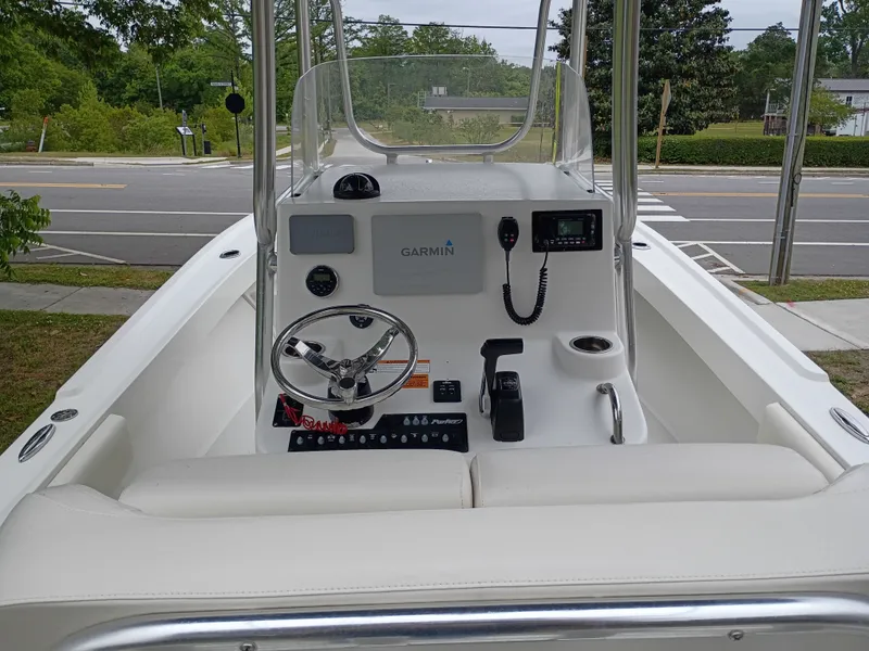Slide: The Image of Interior view of a 2016 Parker 23SE boat with Garmin controls. - 9