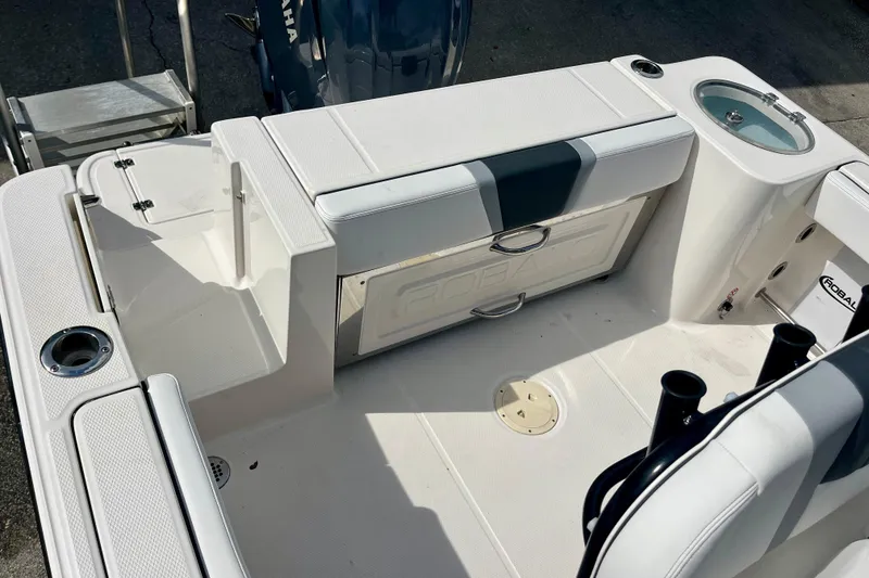 Slide: The Image of Interior view of the 2025 Robalo R230 Center Console boat. - 17