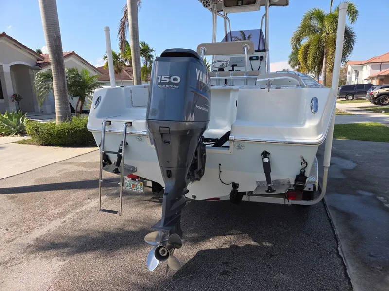 Slide: The Image of 2007 Sailfish 218 CC boat with Yamaha 150 outboard motor. - 13