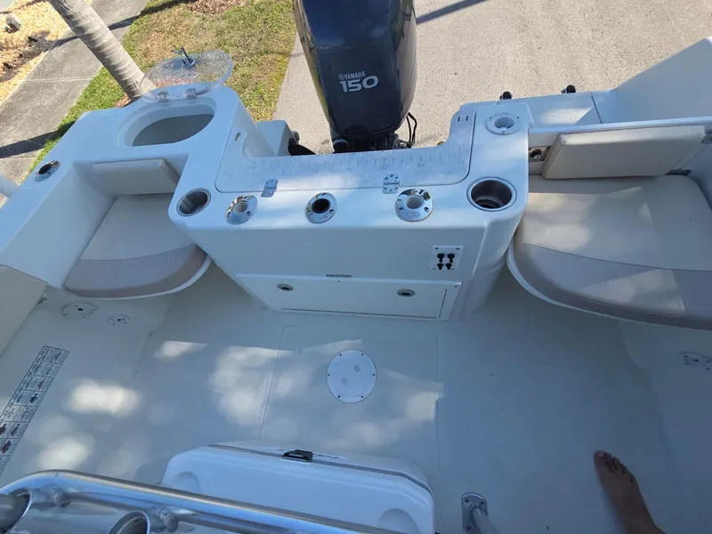 Slide: The Image of Interior view of a 2007 Sailfish 218 CC boat with Yamaha 150 engine. - 19