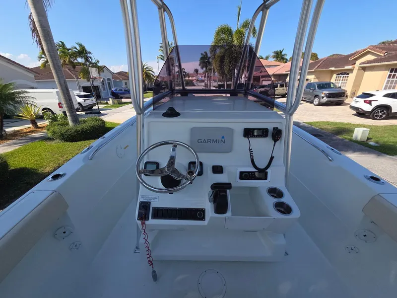 Slide: The Image of Interior view of a 2007 Sailfish 218 CC boat with Garmin equipment. - 22