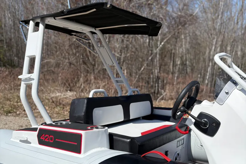 Slide: The Image of Highfield Velox 420 boat 2025 with modern design. - 10
