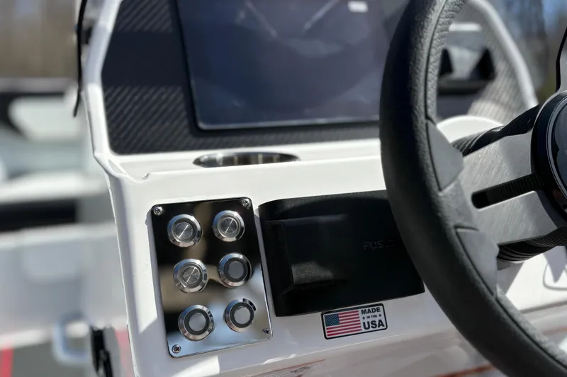 Slide: The Image of Highfield Velox 420 console, 2025 model, featuring USA-made sticker. - 15