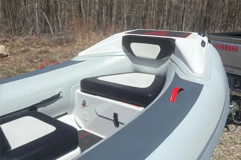 Slide: The Image of 2025 Highfield Velox 420 boat with Yamaha engine, interior view. - 24