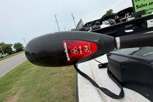 Slide: The Image of Trolling motor head with MotorGuide logo on a Kenner 18-V, 2003 model. - 10