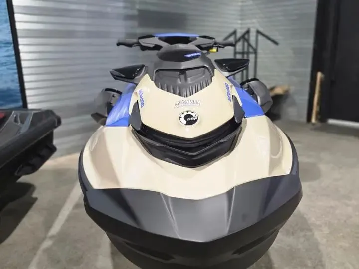 Slide: The Image of Sea-Doo Wake 170 2026 - 10