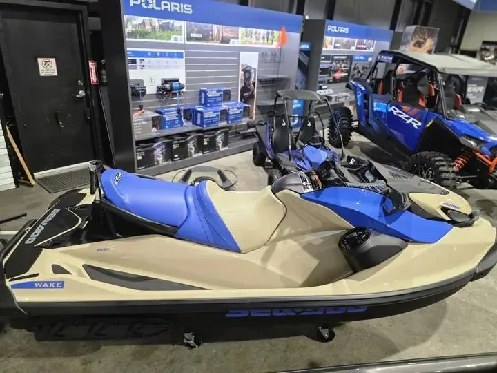 Slide: The Image of Sea-Doo Wake 170 2026 - 8
