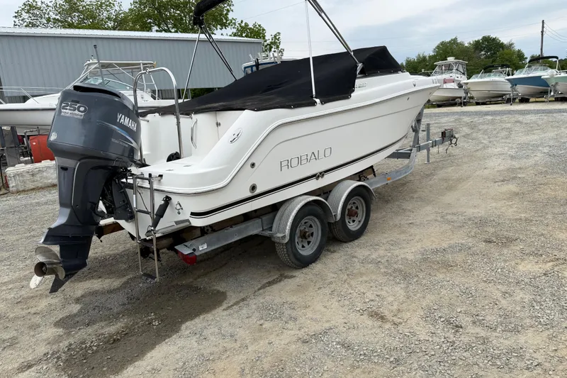 Slide: The Image of 2007 Robalo R227 Dual Console boat on trailer with Yamaha 250 outboard engine. - 4
