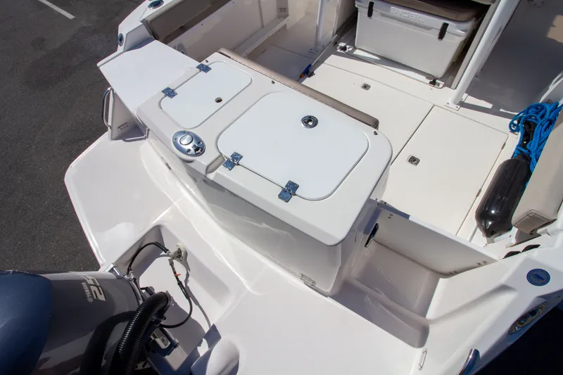 Slide: The Image of Cutwater C-24 CW 2021 - 11