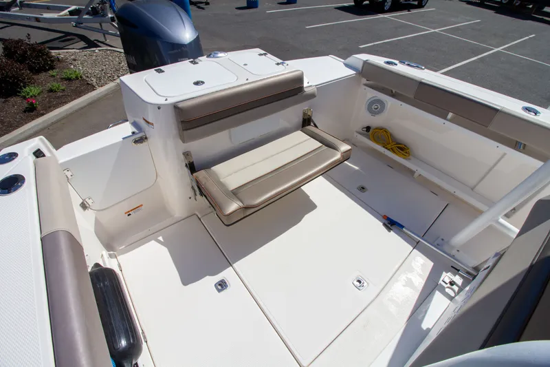 Slide: The Image of Cutwater C-24 CW 2021 - 16