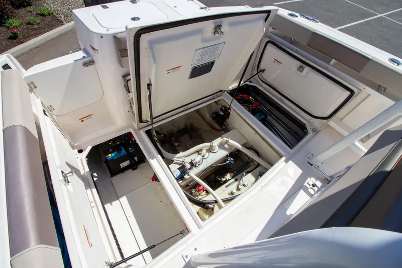 Slide: The Image of Cutwater C-24 CW 2021 - 19