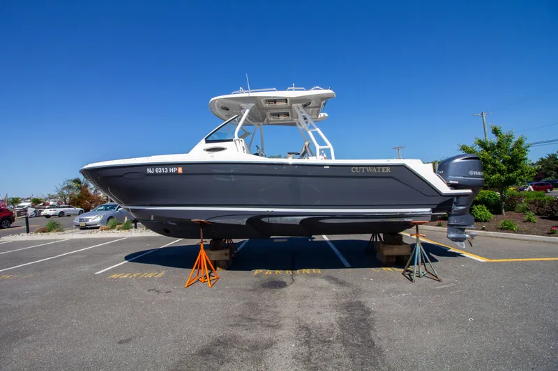 Slide: The Image of Cutwater C-24 CW 2021 - 8