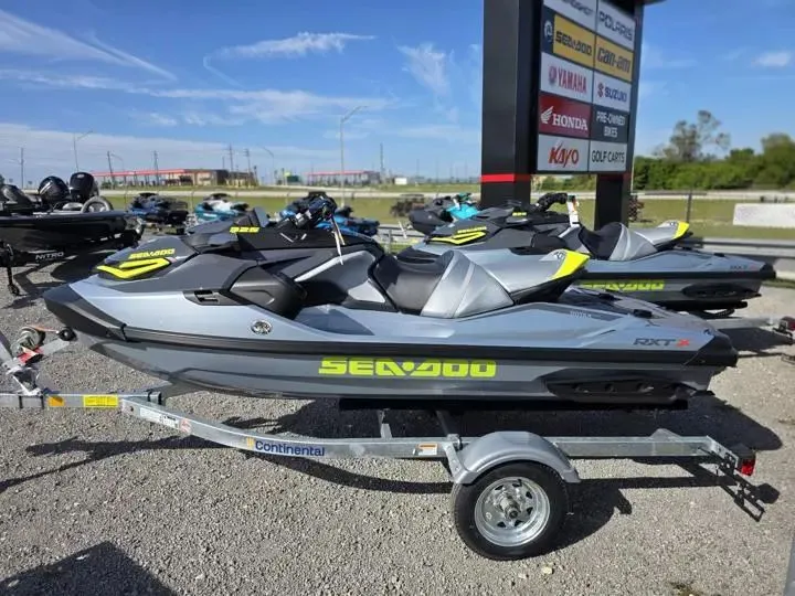 Slide: The Image of Sea-Doo RXT-X 325 2026 - 4