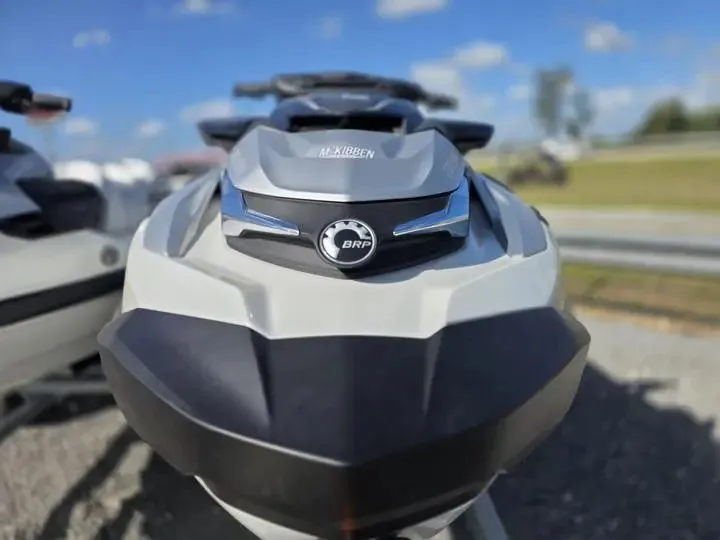 Slide: The Image of Sea-Doo GTX Limited 325 2026 - 11