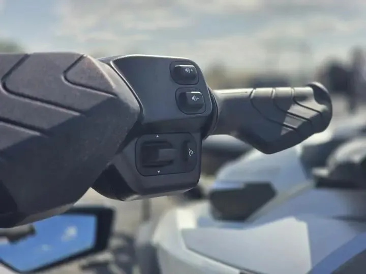 Slide: The Image of Sea-Doo GTX Limited 325 2026 - 15