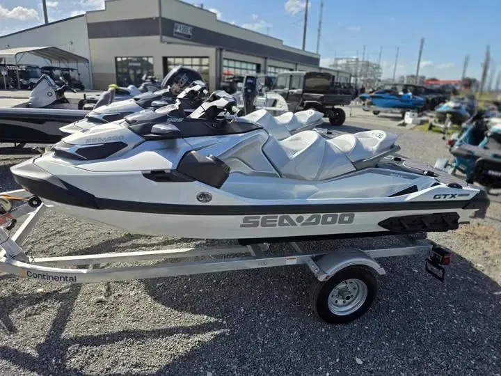 Slide: The Image of Sea-Doo GTX Limited 325 2026 - 4