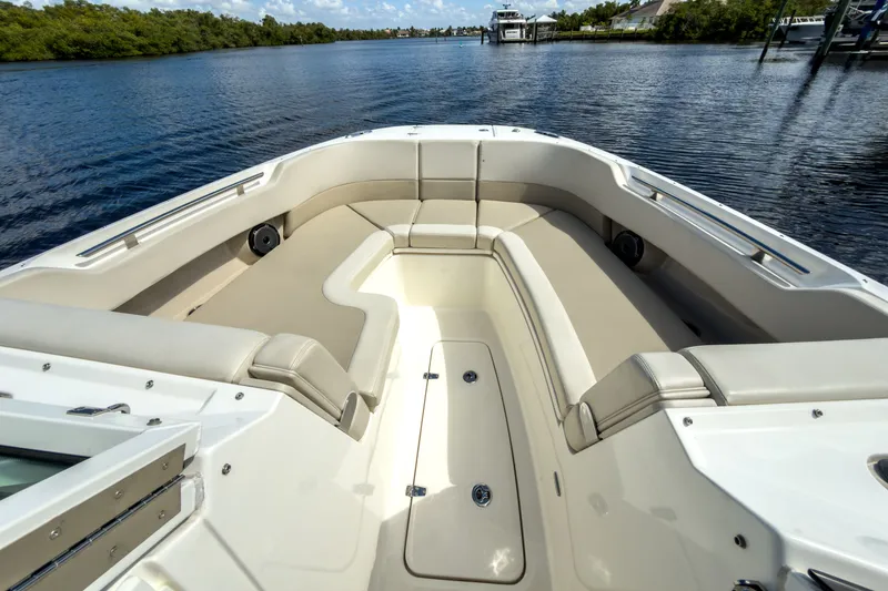 Slide: The Image of Boston Whaler 320 Vantage 2023 - 24