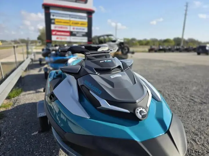 Slide: The Image of Sea-Doo GTX Limited 325 2026 - 8