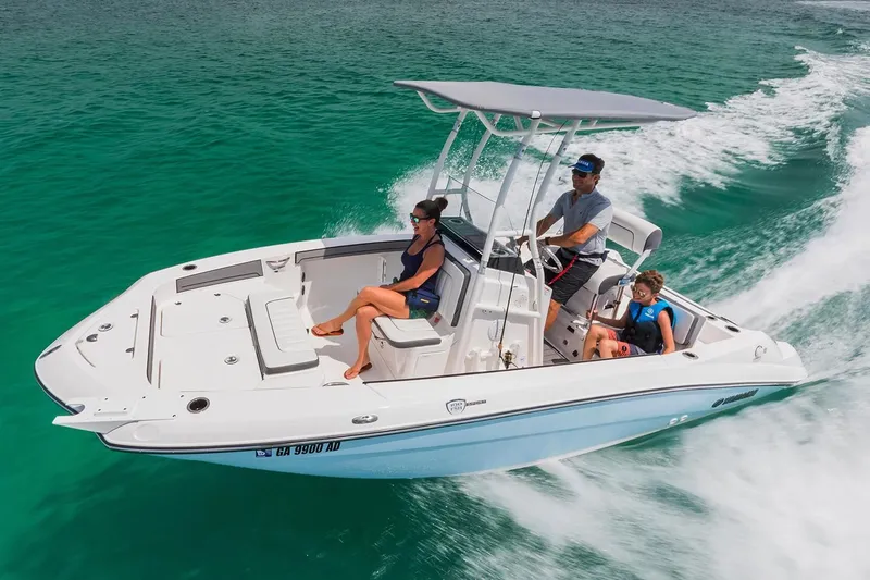 The Image of 2018 Yamaha Boats 190 FSH Sport on water with passengers. - 1