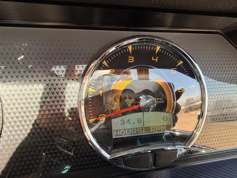 Slide: The Image of 2024 Viaggio Diamante tachometer displaying RPM. - 24