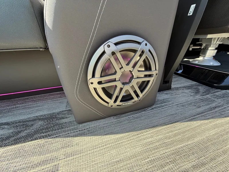 Slide: The Image of 2024 Viaggio Diamante speaker on gray carpet flooring. - 34