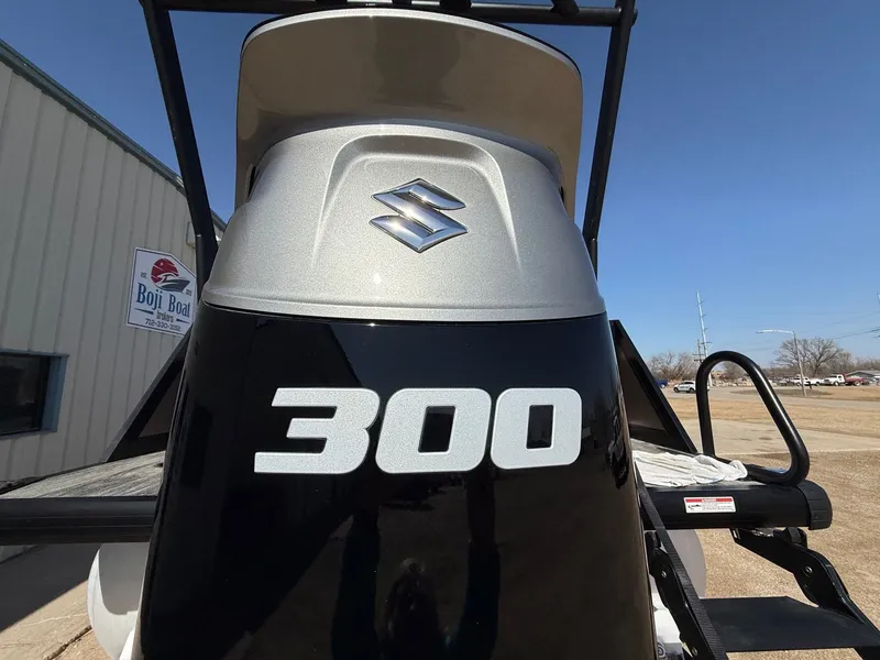 Slide: The Image of Suzuki 300 HP outboard motor on 2024 Viaggio Diamante. - 8