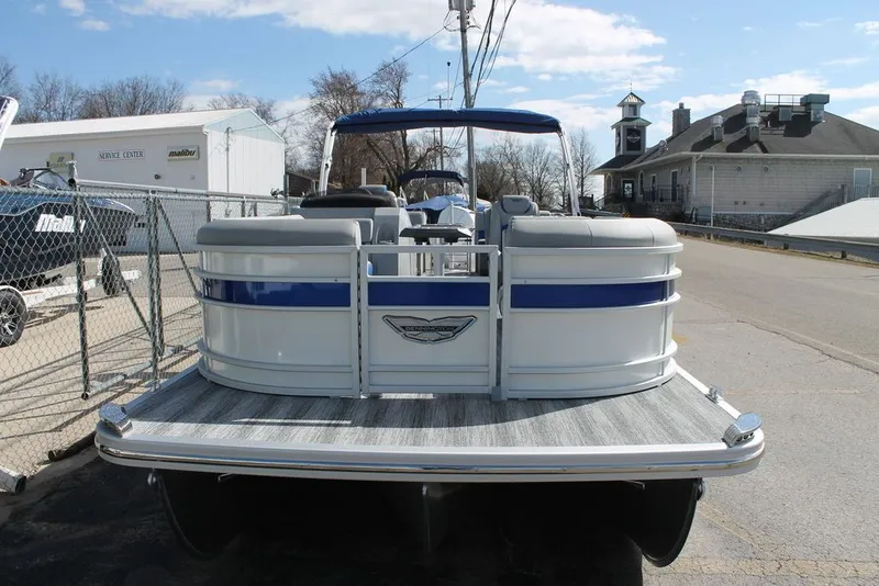 Slide: The Image of Bennington L Quad Bench 25 LFB 2025 - 3