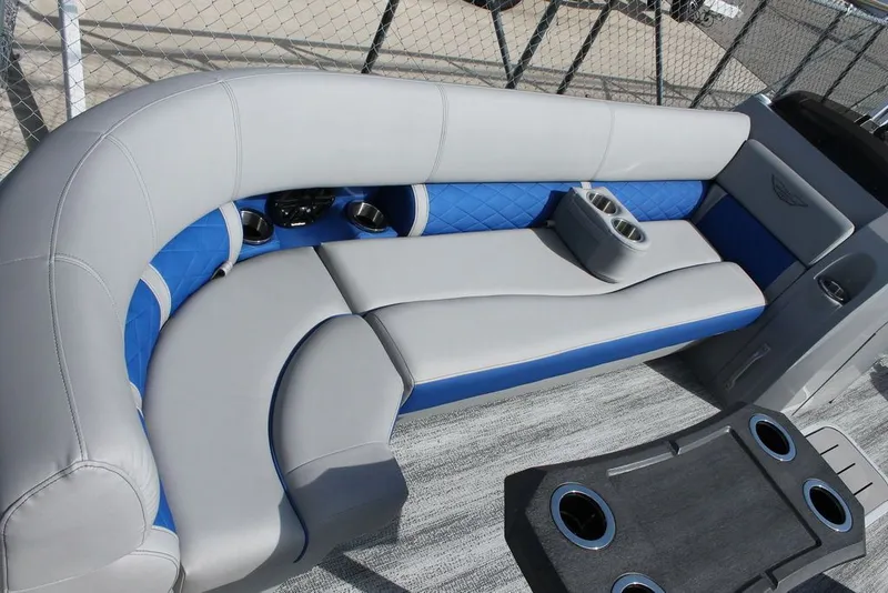 Slide: The Image of Bennington L Quad Bench 25 LFB 2025 - 5