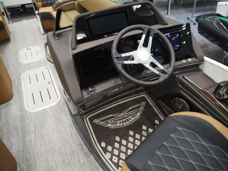 Slide: The Image of Bennington RX Sport Swingback 25 RXSB 2026 - 10