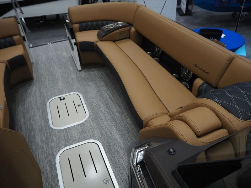 Slide: The Image of Bennington RX Sport Swingback 25 RXSB 2026 - 11