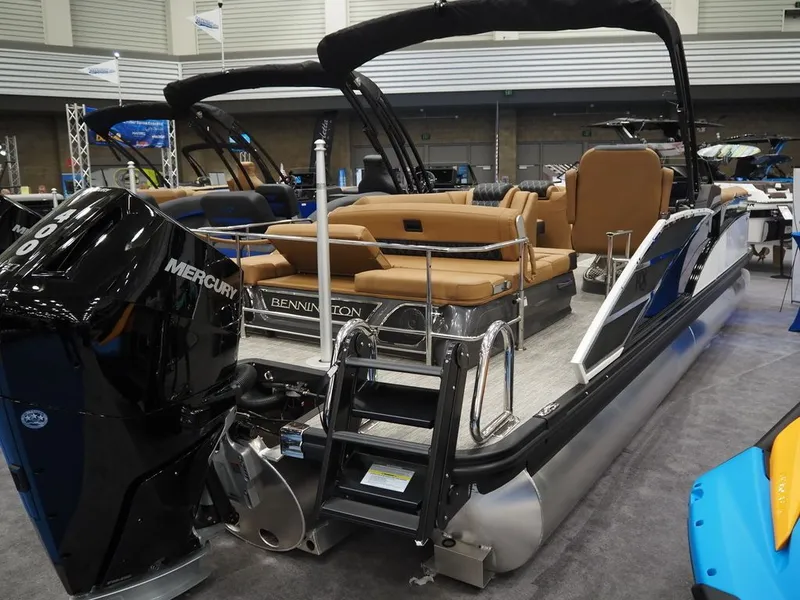 Slide: The Image of Bennington RX Sport Swingback 25 RXSB 2026 - 3