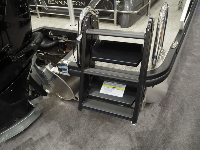 Slide: The Image of Bennington RX Sport Swingback 25 RXSB 2026 - 5