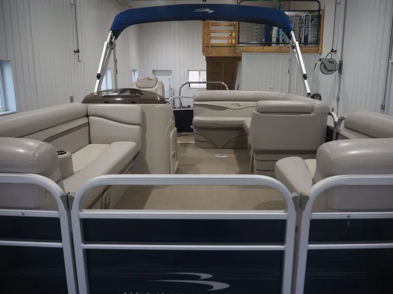 Slide: The Image of Bennington 20 SLX 2014 - 6