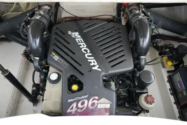 Slide: The Image of 2007 Sea Ray SLX 250 boat engine, Mercury MerCruiser 496, detailed view. - 20