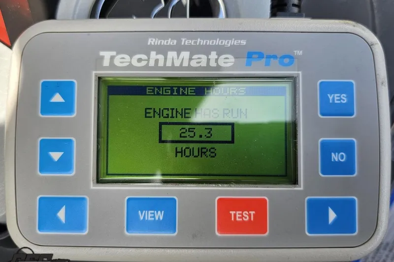 Slide: The Image of TechMate Pro display showing 25.3 engine hours for 2020 Glastron GTS 225. - 100