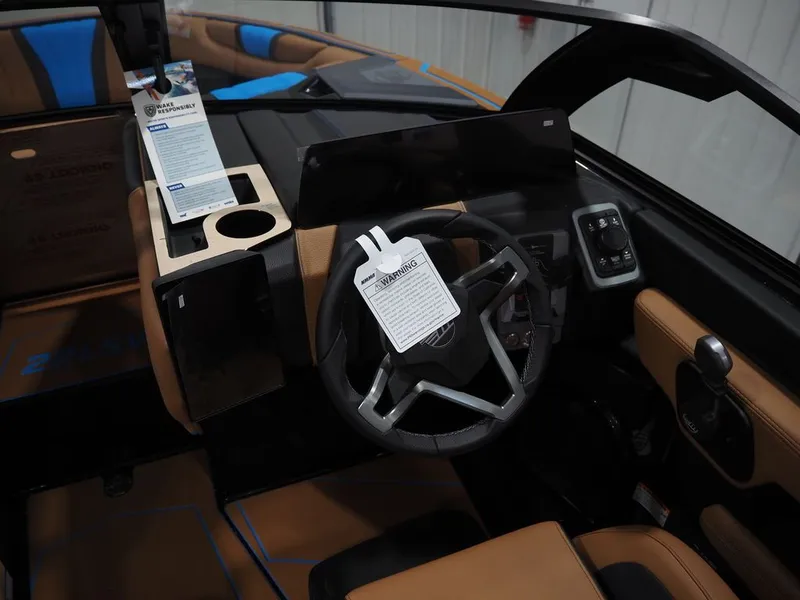 Slide: The Image of Malibu Wakesetter 22 LSV 2026 - 11