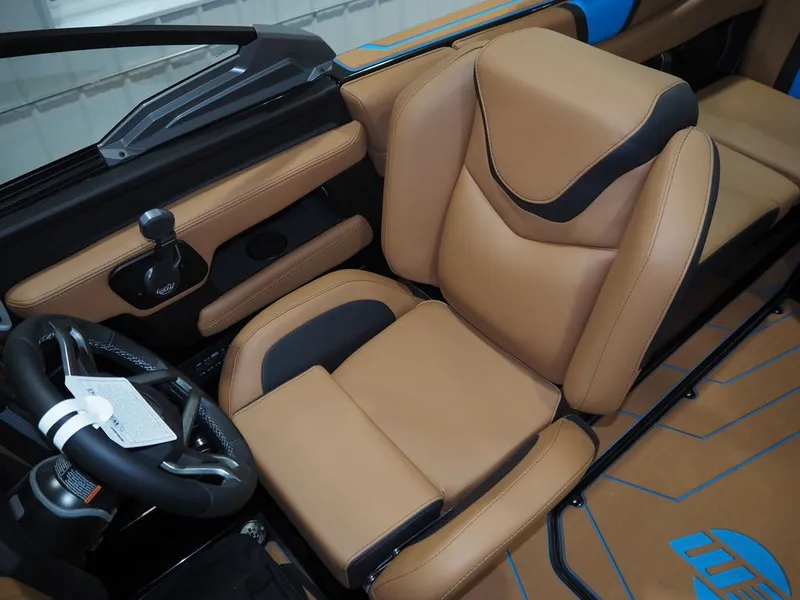 Slide: The Image of Malibu Wakesetter 22 LSV 2026 - 12