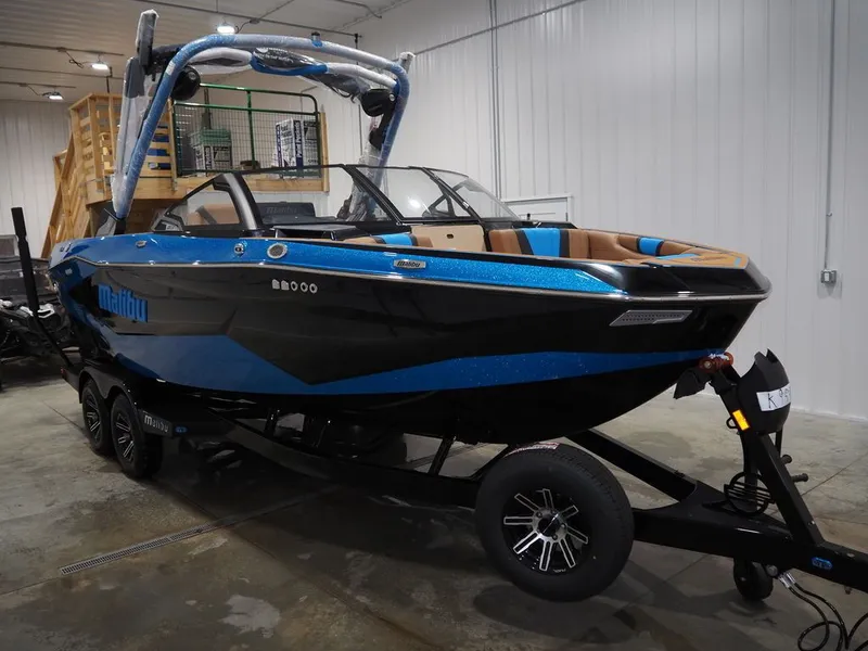 Slide: The Image of Malibu Wakesetter 22 LSV 2026 - 3