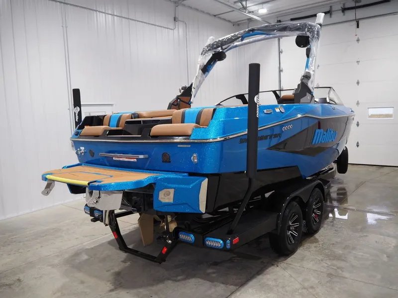 Slide: The Image of Malibu Wakesetter 22 LSV 2026 - 4