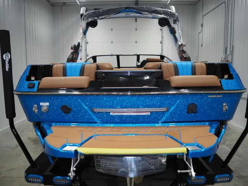 Slide: The Image of Malibu Wakesetter 22 LSV 2026 - 5