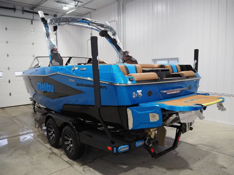 Slide: The Image of Malibu Wakesetter 22 LSV 2026 - 6