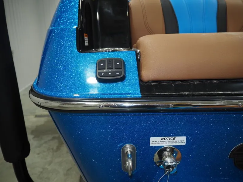 Slide: The Image of Malibu Wakesetter 22 LSV 2026 - 8