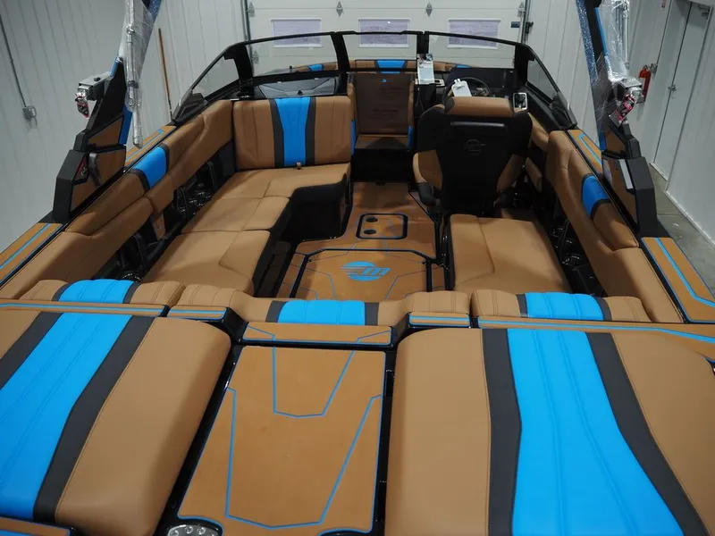 Slide: The Image of Malibu Wakesetter 22 LSV 2026 - 9