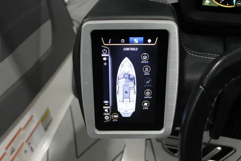 Slide: The Image of Malibu Wakesetter 25 LSV 2021 - 23
